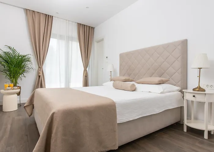 Pensión Samstag 4*