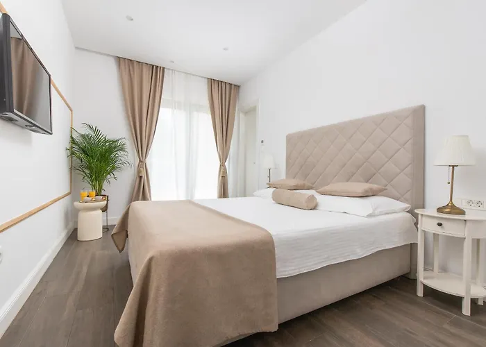 Pensión Samstag 4*