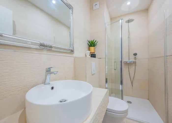 Samstag Pensión Split