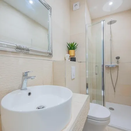 Samstag بيت ضيافة سبليت